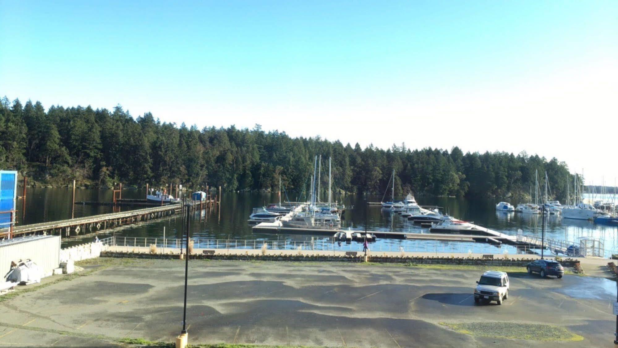 The Waterfront Suites And Marina Nanaimo Exteriör bild